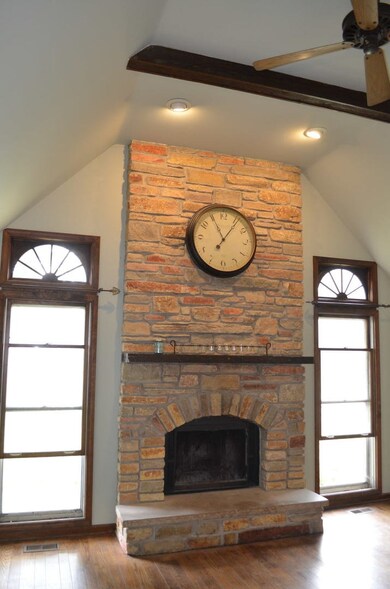 421 Cleveland Ave, Batavia, IL 60510 - photo 2