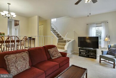 9947 Capperton Dr, Oakton, VA 22124 - photo 4