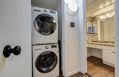 Washer & Dryer INCLUDED!