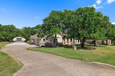 208 S Natural Springs Ln, Azle, TX 76020 - photo 2