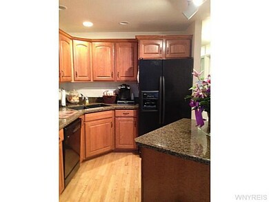 Kitchen. Granite Countertops and breakfat bar/isla