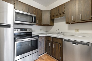 1006 Paradise Rd unit 1A, Swampscott, MA 01907 - photo 5
