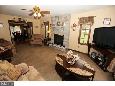 115 William Penn Dr, Schwenksville, PA 19473 - photo 6