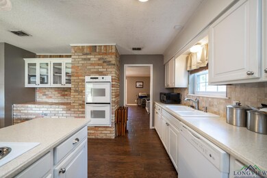 2802 Redbud St, Kilgore, TX 75662 - photo 6