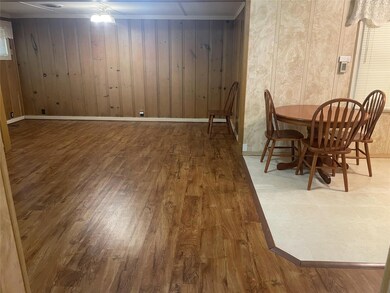 906 Gladney St, Gainesville, TX 76240 - photo 5