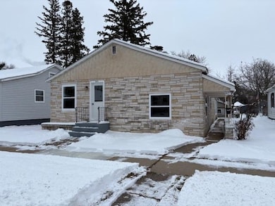 407 N Vine Ave, Marshfield, WI 54449 - photo 2