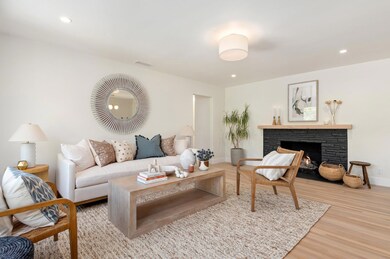 7-web-or-mls-05 - Living Room