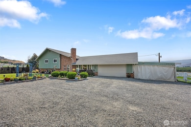 2716 8th St NE, East Wenatchee, WA 98802 - photo 3