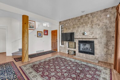 4-web-or-mls-2708-cottage-loop