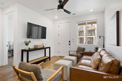 710 W Akoya Pearl #86 - www.trussmedia.c