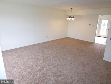 811 Olive Branch Ct, Edgewood, MD 21040 - photo 3