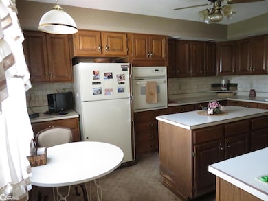 212 3rd Ave NE, Clarion, IA 50525 - photo 7