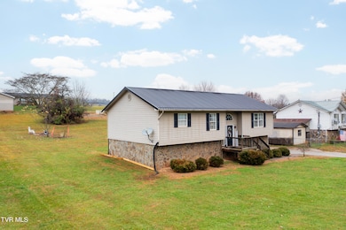 166 Heritage Dr, Rogersville, TN 37857 - photo 2