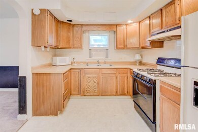 627 S Concord St, Davenport, IA 52802 - photo 7