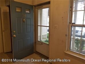 34 Keith Ct, Kendall Park, NJ 08824 - photo 2