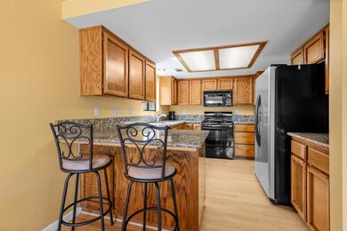 Kitchen with Breakfast Bar
