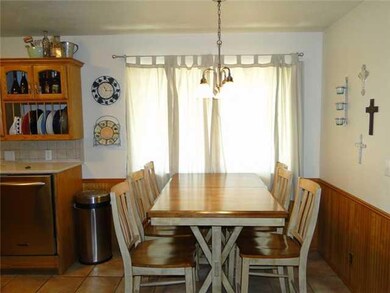 Dining Room. Family Dining