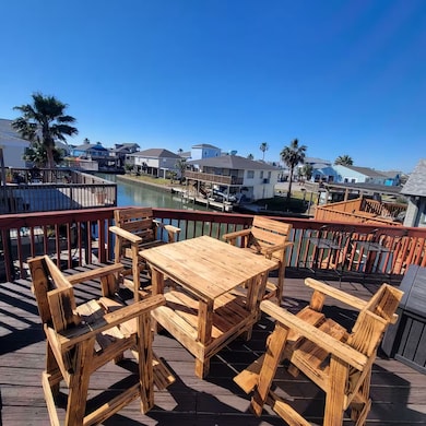 22101 Lampasas Dr, Galveston, TX 77554 - photo 4