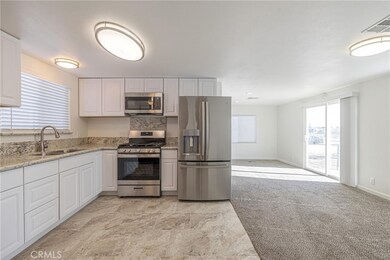 6727 Holiday Ave, Rosamond, CA 93560 - photo 7