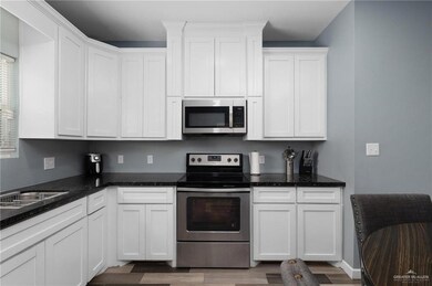 1112 Mezquite Dr, Alamo, TX 78516 - photo 6