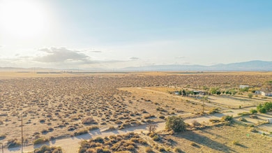 E10 Stw Vic Ave unit 93, Lancaster, CA 93536 - photo 2