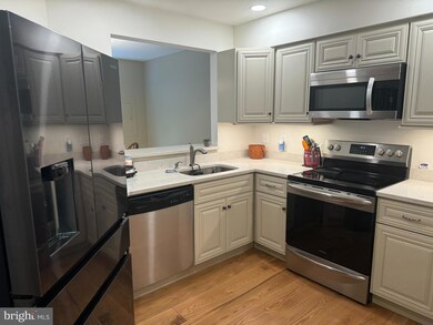 10213 Faire Commons Ct, Burke, VA 22015 - photo 3