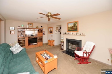 Large LR w/Fireplace