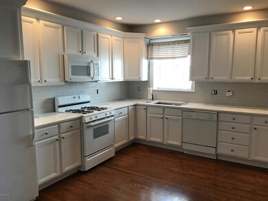 285 Davis Ave unit 2B, Greenwich, CT 06830 - photo 3