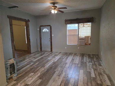 200 W Moerbe St, Thorndale, TX 76577 - photo 3