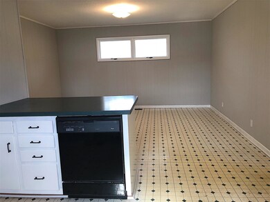 1304 Birch St, Shelbyville, TN 37160 - photo 4