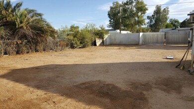 HUGE BACKYARD - NO HOA