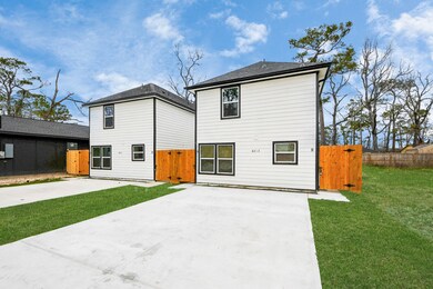 This charming home offers a tranquil
retreat from