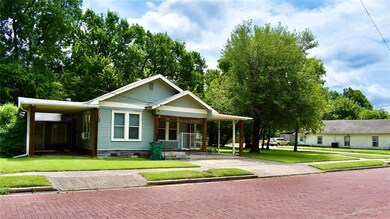 804 N Commerce St, Gainesville, TX 76240 - photo 2