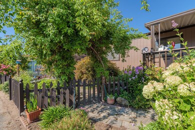 2325 NW Highland Ave unit 6, Grants Pass, OR 97526 - photo 4