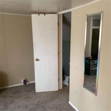 209 E 23rd St, Anderson, IN 46016 - photo 2