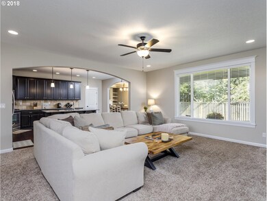 15561 SE Pioneer Dr, Clackamas, OR 97015 - photo 5