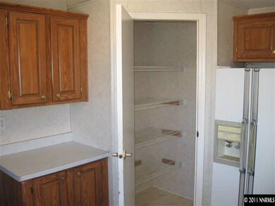 186 Garnet Cir, Mound House, NV 89706 - photo 4