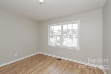 604 Brandon St, Statesville, NC 28677 - photo 5