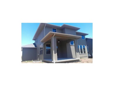 covered patio w/fan