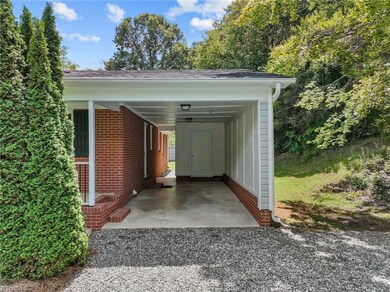 CARPORT