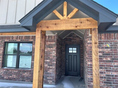 Front porch and entryway
