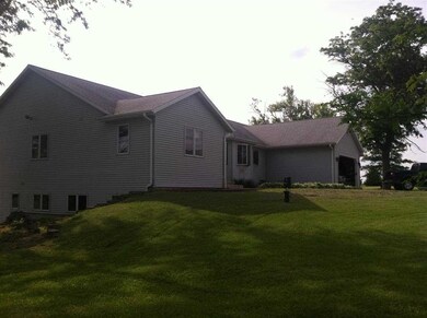 793 Hildreth Rd, Stoughton, WI 53589 - photo 2