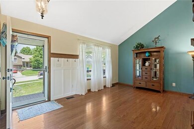 303 W Calico Dr, Raymore, MO 64083 - photo 4