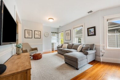 43 Goldsmith St unit 3, Jamaica Plain, MA 02130 - photo 3