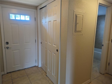 906 La Costa Cir unit 5, Sarasota, FL 34237 - photo 6