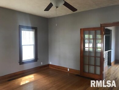 827 Decatur St, Lincoln, IL 62656 - photo 6