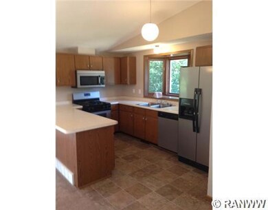 2910 Comet Ct, Eau Claire, WI 54703 - photo 3