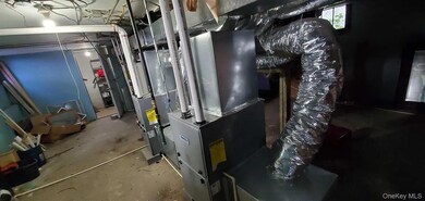 77 Carroll St, Poughkeepsie, NY 12601 - photo 4