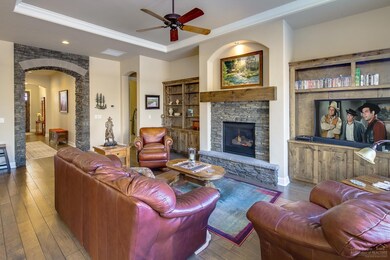 61121 Manhae Loop, Bend, OR 97702 - photo 5