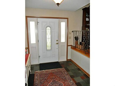 5012 Shadycrest Rd, Columbus, OH 43229 - photo 2